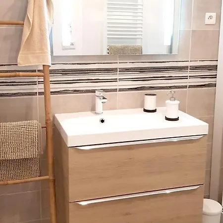 Spacieuse A Avec Piscine Privee Et Jacuzzi *