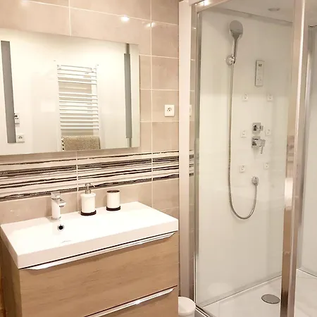 Spacieuse A Avec Piscine Privee Et Jacuzzi Villa