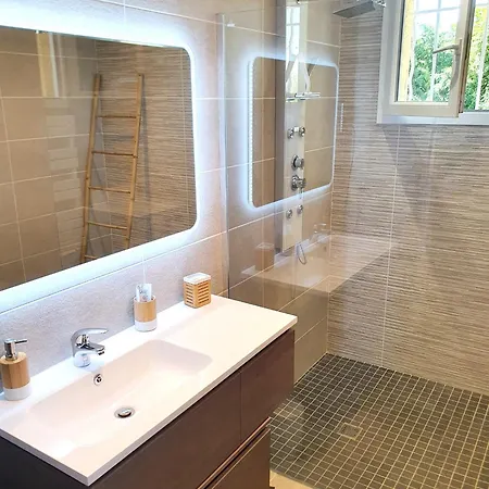 Villa Spacieuse A Avec Piscine Privee Et Jacuzzi *