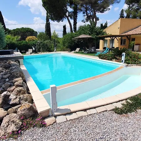 Spacieuse A Avec Piscine Privee Et Jacuzzi